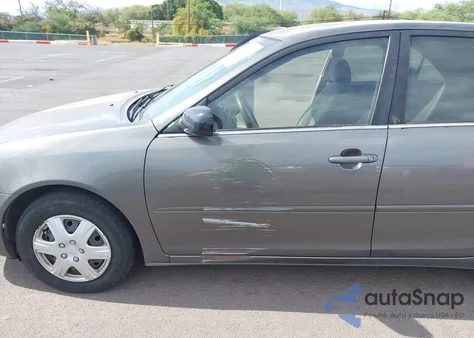 2004 Toyota Camry Le/Se/Std/Xle z USA, uszkodzony, nr VIN JTDBE32K840255219